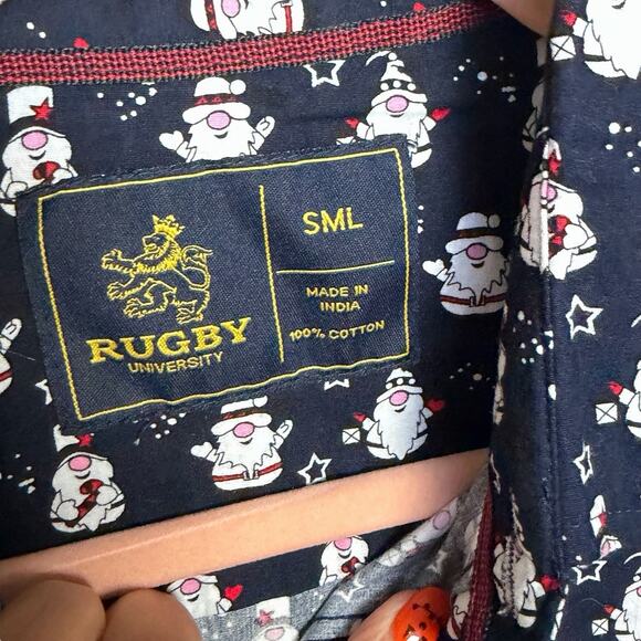 NWT MENS RUGBY UNIVERSITY CHRISTMAS NOVELTY BUTTON UP SHIRT GNOMES SNOWMEN SZ S - Picture 4 of 6
